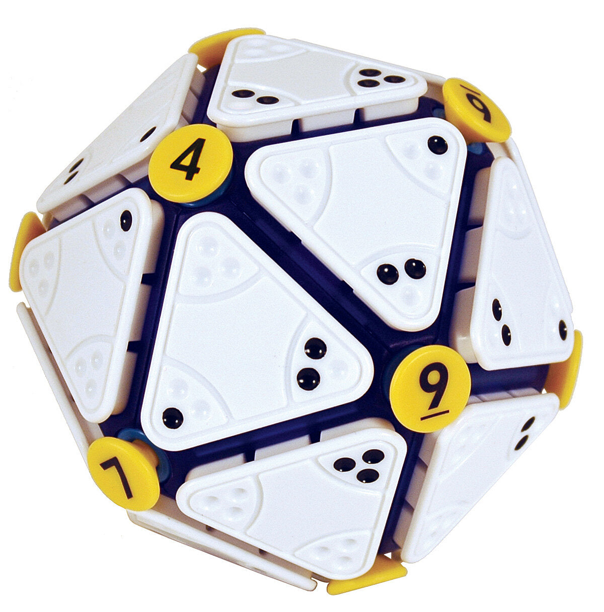 Kugel aus mehreren weißen Dominosteinen, gelben Zahlenplättchen und schwarzen Punkten, zusammengebaut zu einem 3D-Objekt.