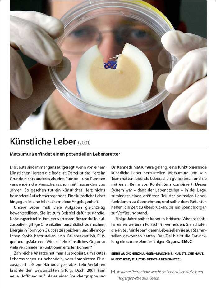 Petrischale mit künstlichem Herz, Blick durch die Linse auf das Herz und den Wissenschaftler im Hintergrund.