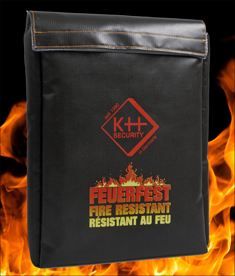 Schwarze Tasche mit "Feuerfest" und "fire resistant" Aufdruck, Flammen-Design, vor Flammen.