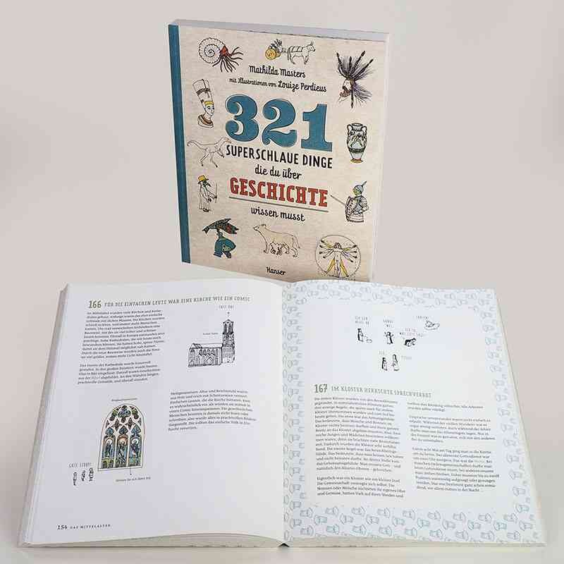 Buch mit Titel "321 Superschlaue Dinge, die du über Geschichte wissen musst" steht auf einem weißen Tisch