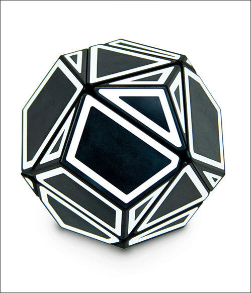 Schwarzer, geometrischer Würfel mit weißen Linien und Flächen, bestehend aus mehreren Dreiecken und Rechtecken.