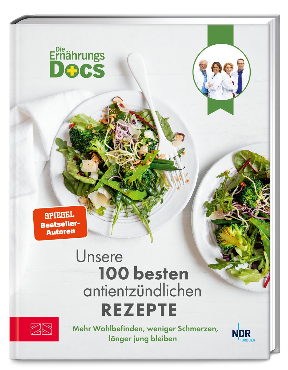 Buchcover mit Salat, Titel "Unsere 100 besten antientzündlichen Rezepte", Logo, Foto von Ärzten, rote und grüne Akzente.