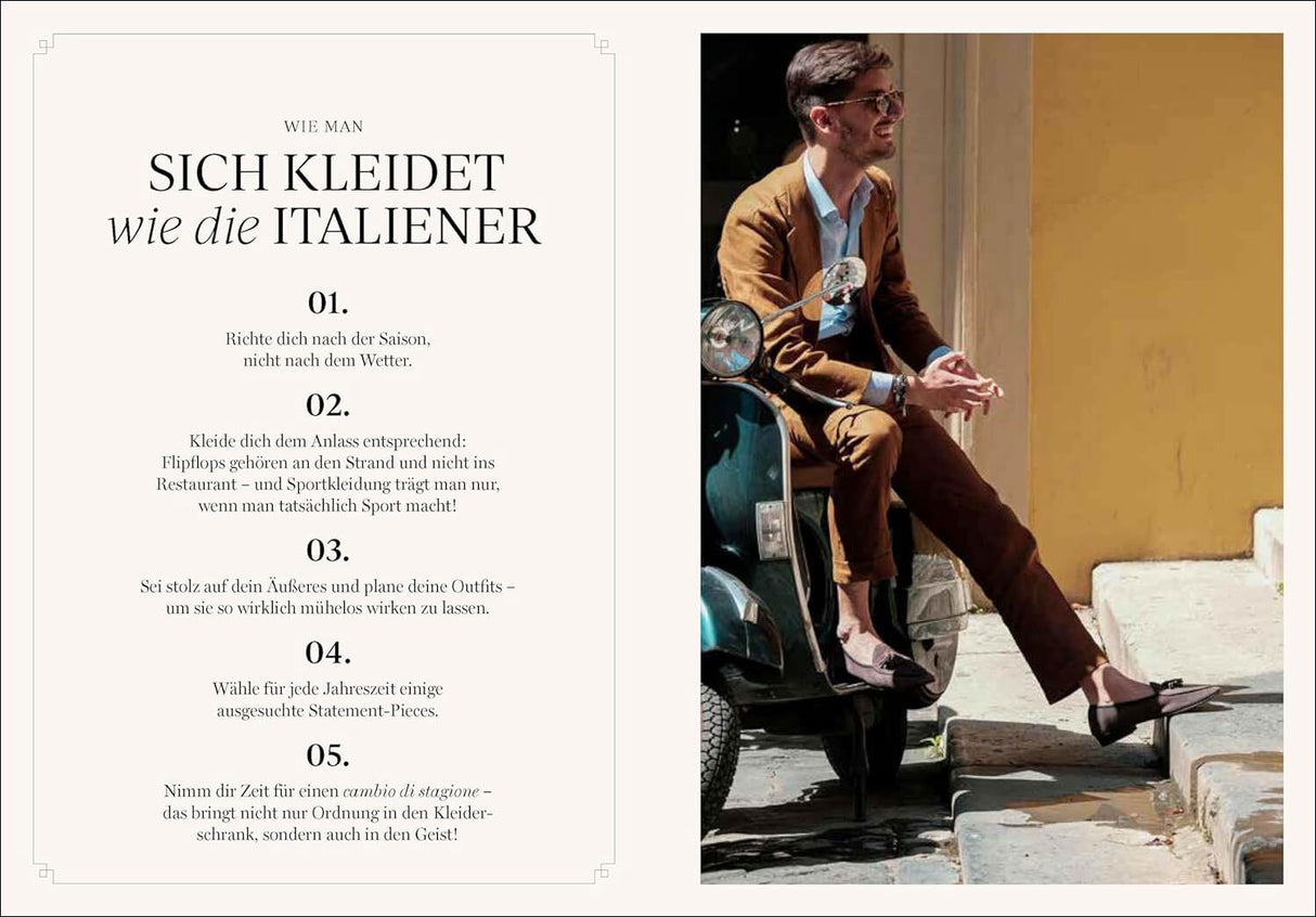 Text mit Tipps, wie man sich wie ein Italiener kleidet, neben einem Mann auf einem Motorroller, der auf einer Treppe sitzt.