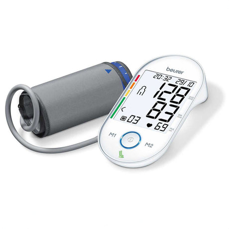 Blutdruckmessgerät mit digitalem Display und aufblasbarem Arm.