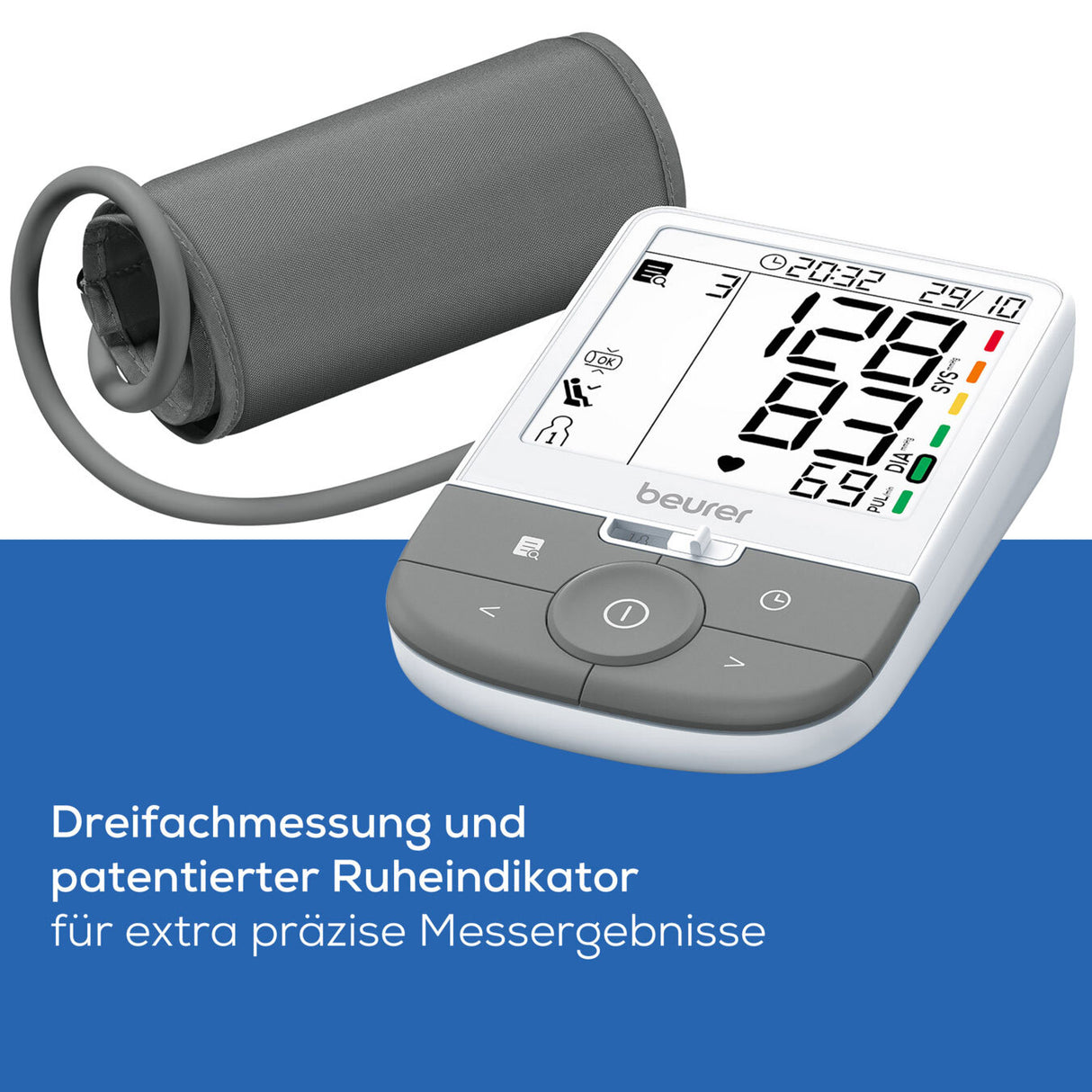 Blutdruckmessgerät mit Manschette und digitalem Display, zeigt Blutdruckwerte und Uhrzeit.