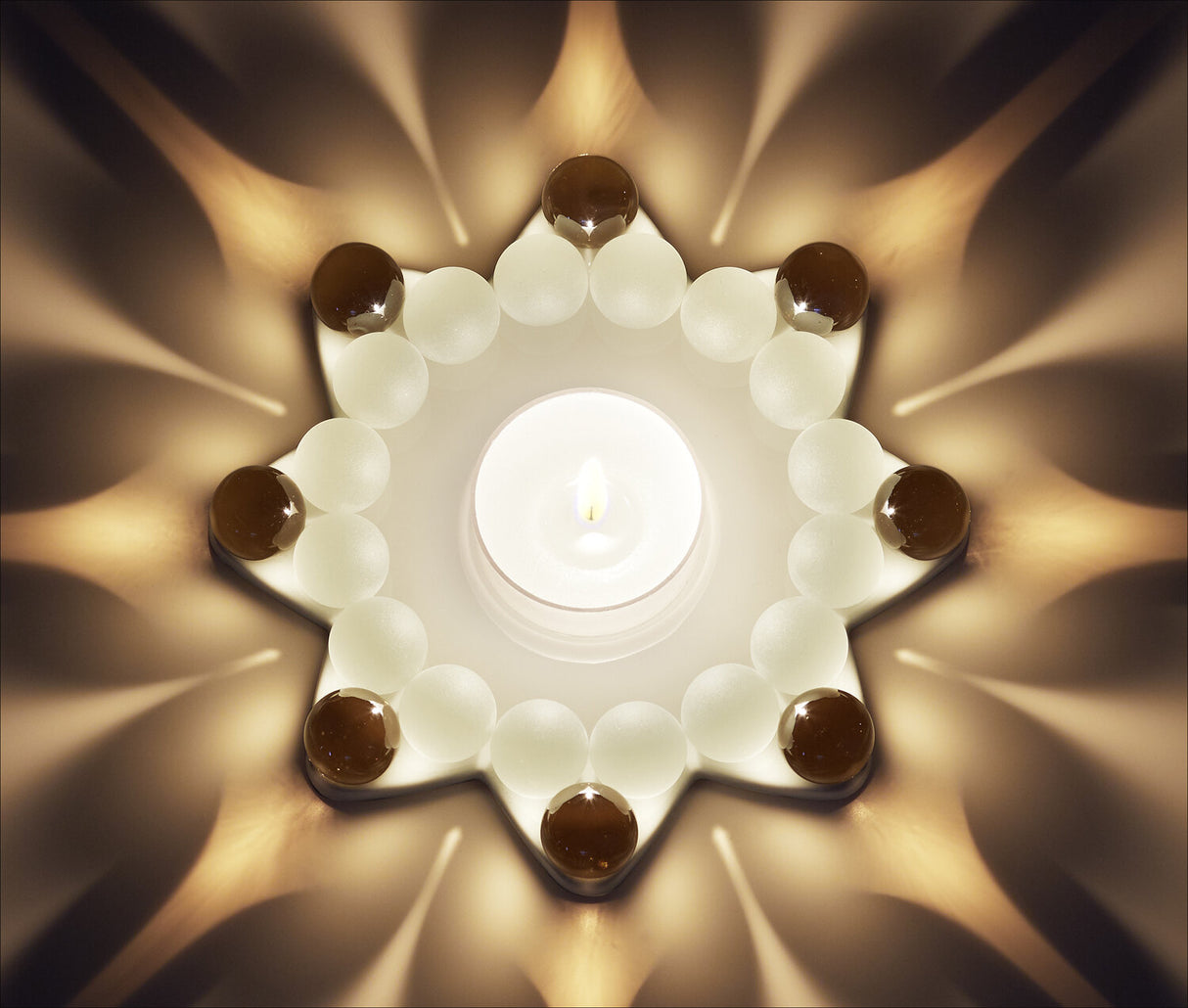 Dresdner Glasperlenstern. Großer Achter rosé-weiß