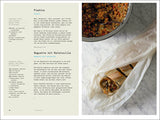Rezeptseite für Piadina und Baguette mit Ratatouille, daneben eine Baguetterolle mit Ratatouille in Pergamentpapier.