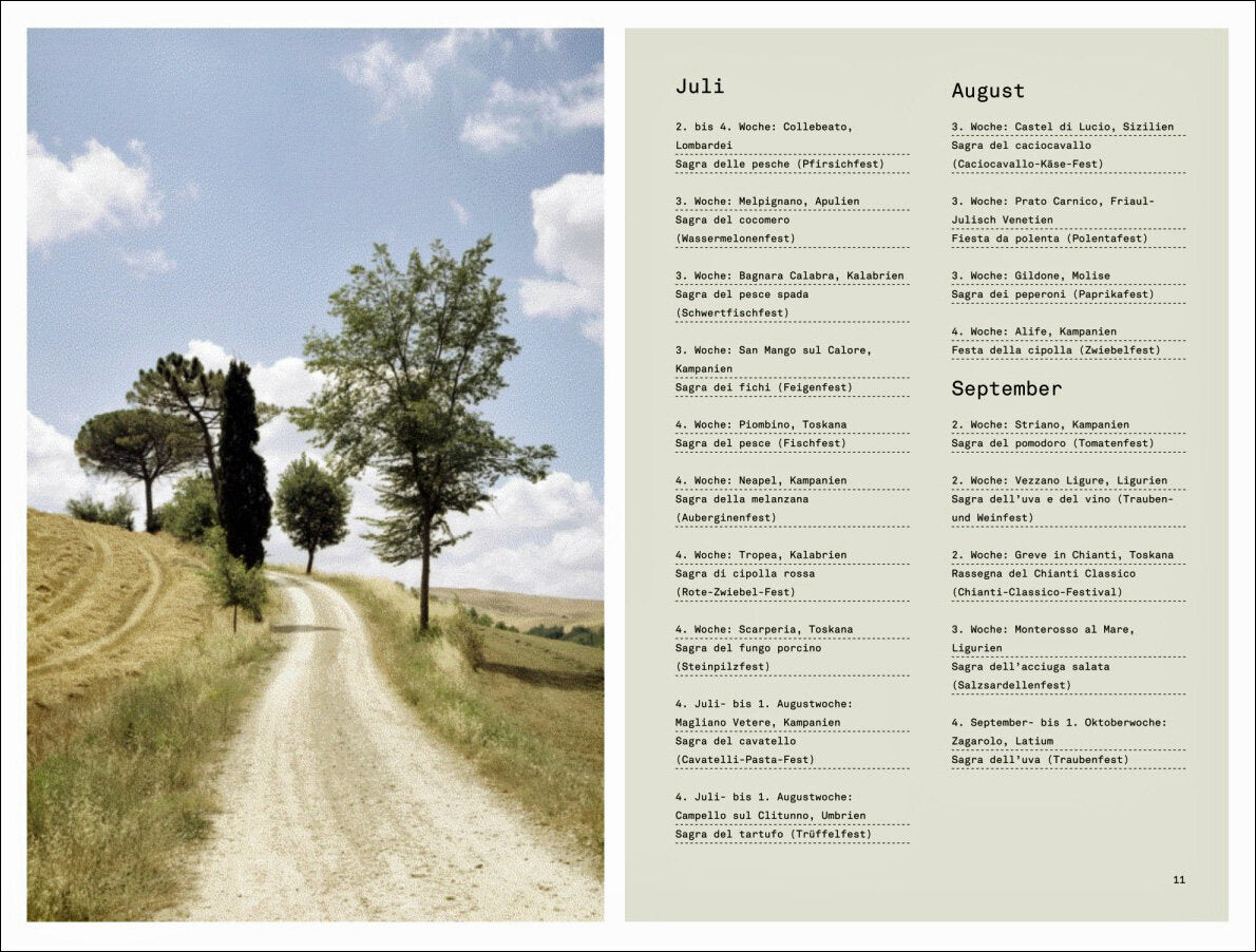 Landschaft mit Weg, Bäumen und Himmel auf der linken Seite; rechte Seite mit Kalender und Veranstaltungsliste für Juli bis Sep.