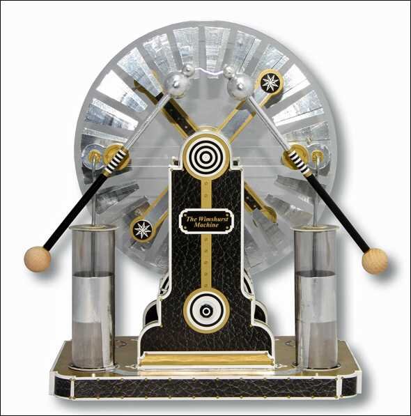 Uhr mit zwei Pendeln, Zifferblatt mit Markierungen, zentrale Mechanik, Beschriftung "The Winshurng Machine".