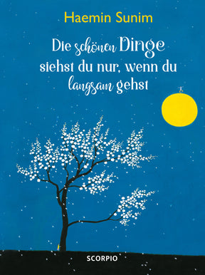 Buchcover mit blauer Nacht-Hintergrund, blühendem Baum, gelbem Mond und einem kleinen Mensch auf dem Mond.