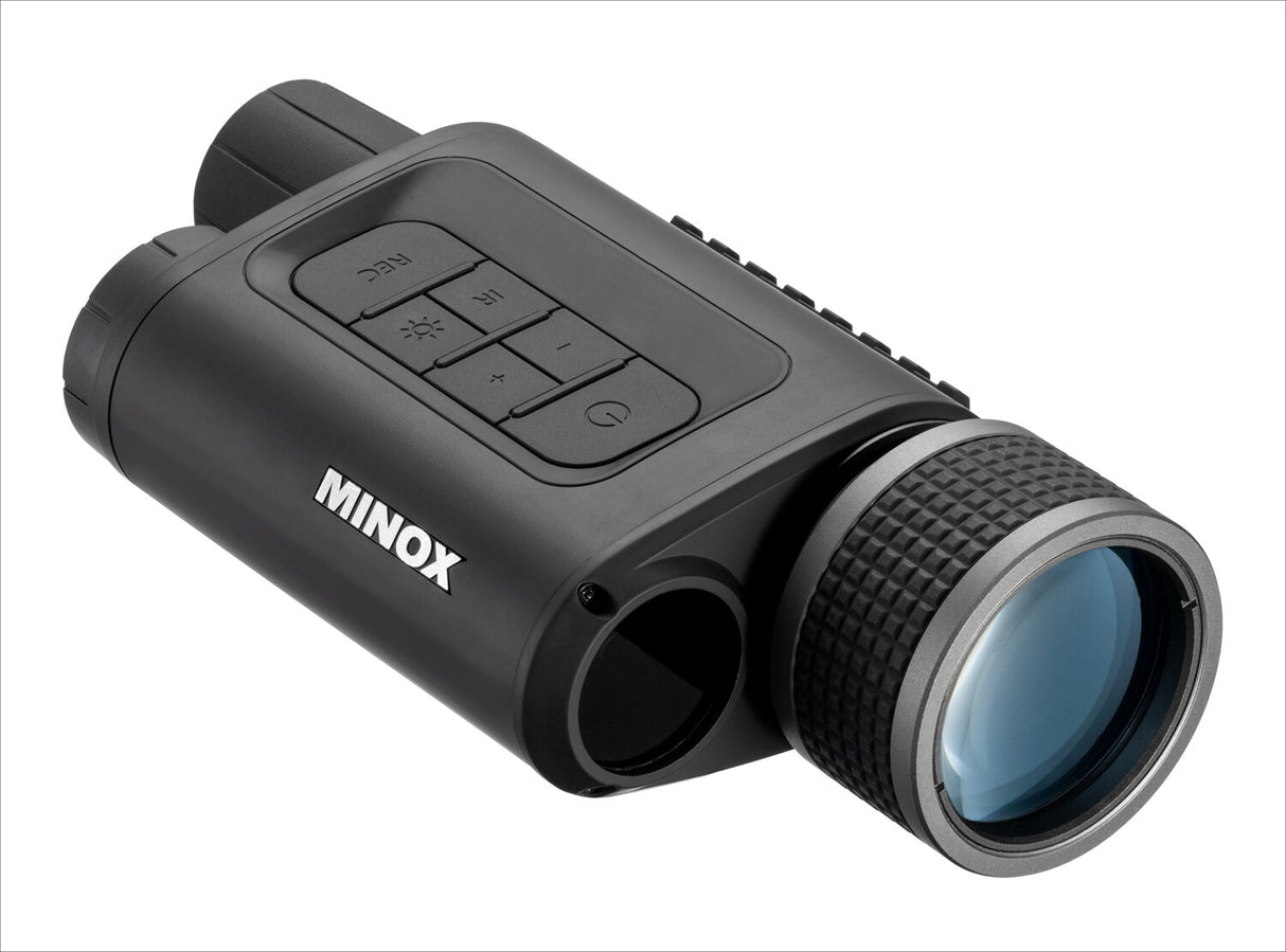 Handgeführtes Nachtsichtgerät mit Bedienelementen, schwarzer Körper, "MINOX" auf der Seite.