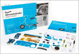Adventskalender in Vespa-Design, mit Bildern, kleinen Teilen und Anleitungen.