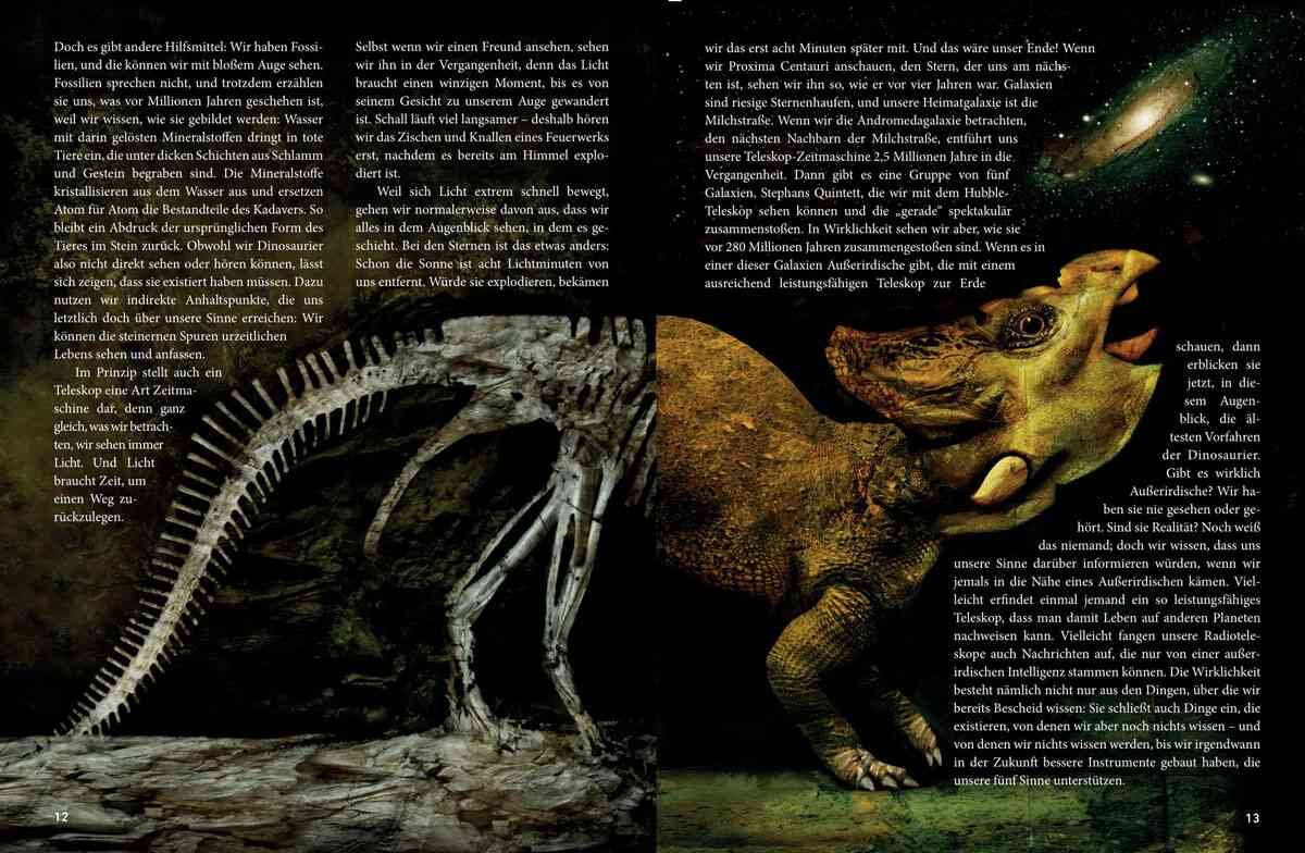 Dinosaurier-Skelett und Echsenkopf auf einer Doppelseite mit Text über Fossilien und das Universum.