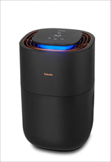 Luftreiniger mit digitaler Anzeige, blauer Lichtquelle und schwarzen Gehäuse, Marke beurer.
