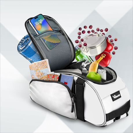 Reisetasche mit Lebensmitteln, Smartphone, Mappe, Schlüssel, Kopfhörer, Medikamente, Handtuch und andere Gegenstände.