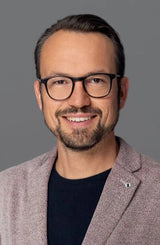 Von Spinnen und Menschen. Eine verwobene Beziehung
