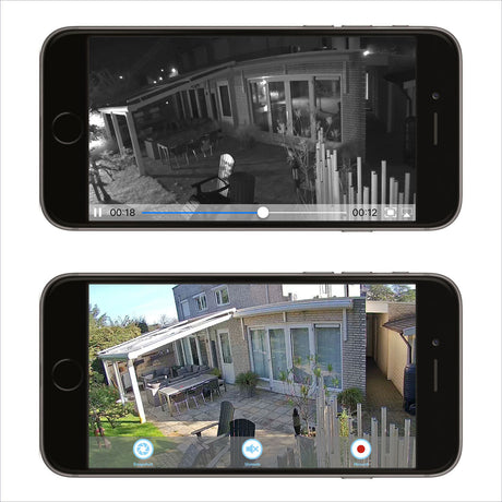 Zwei Smartphone-Bildschirme zeigen eine Überwachungskameraaufnahme eines Gartens bei Nacht (oben) und tagsüber (unten).