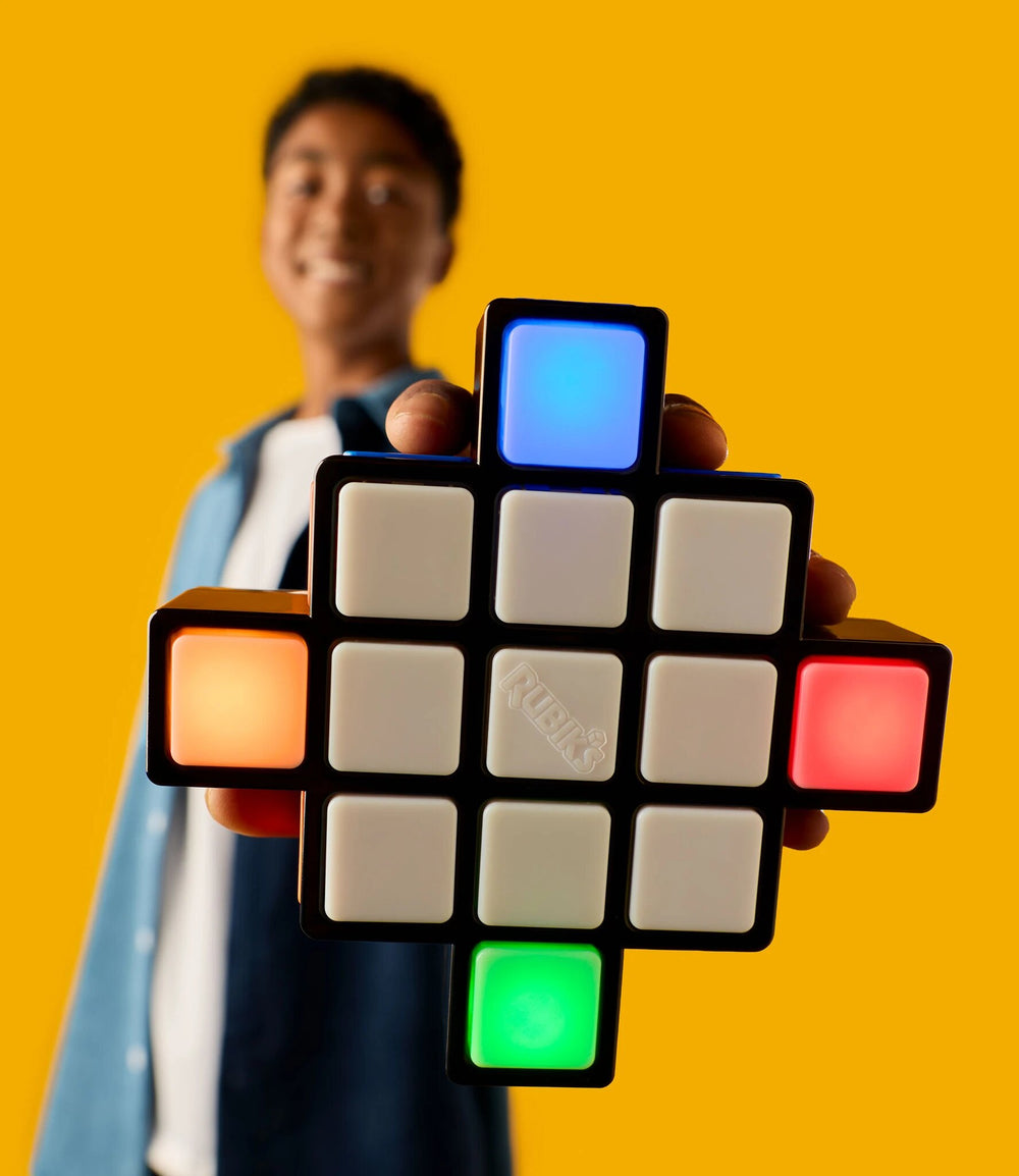 Rubik's Rush. Elektronisches Farb- und Reaktionsspiel