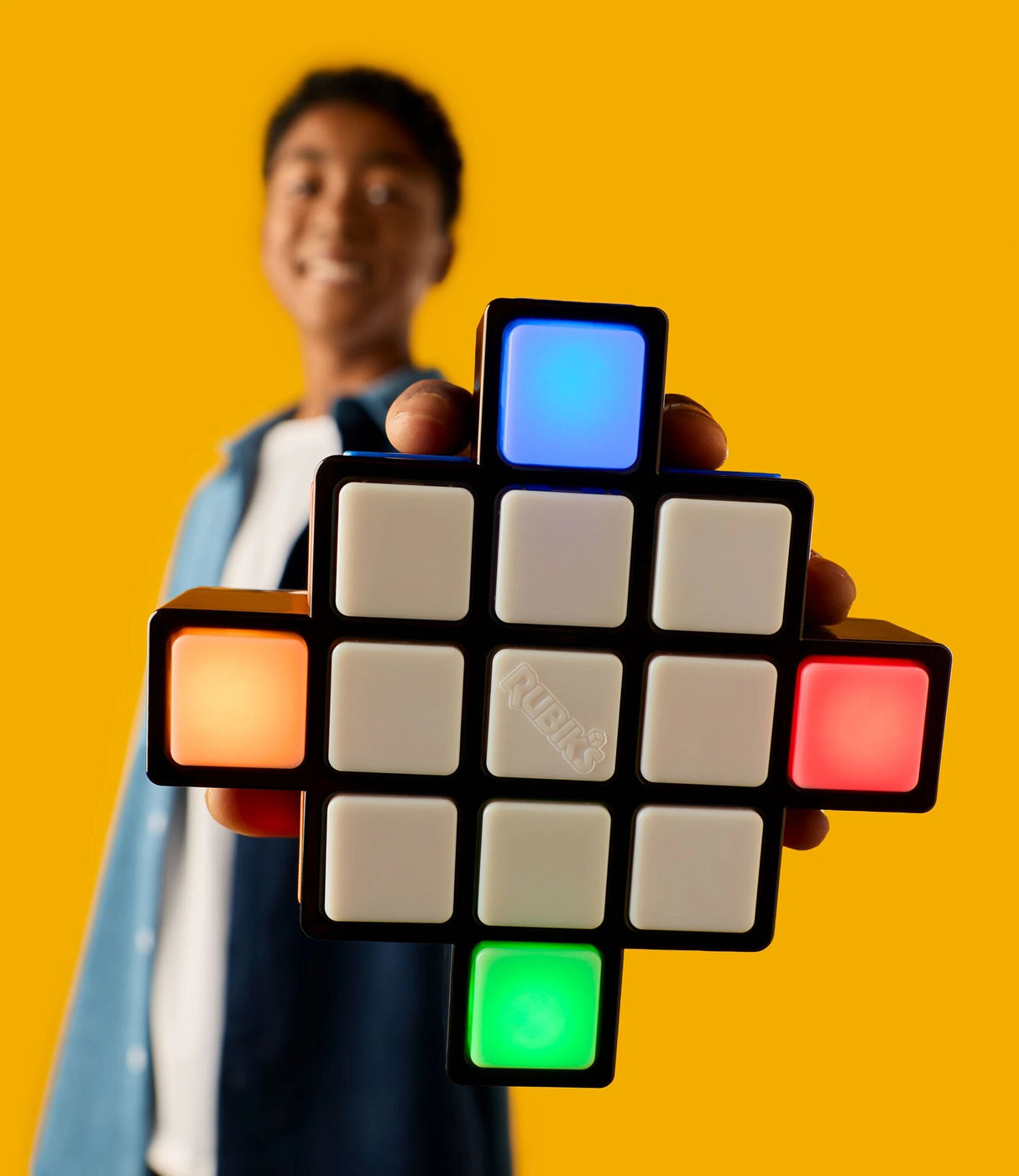 Rubik's Rush. Elektronisches Farb- und Reaktionsspiel