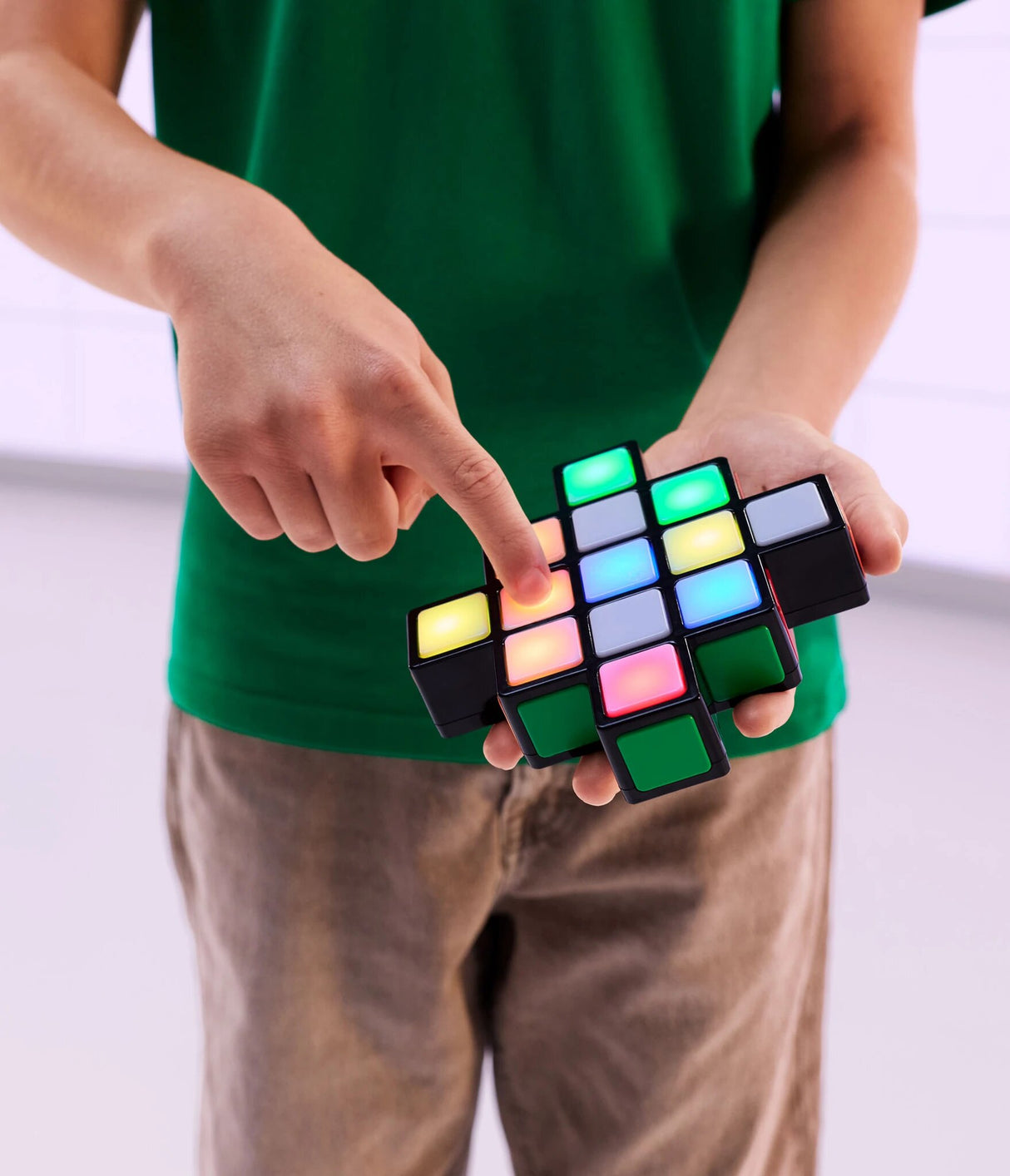 Rubik's Rush. Elektronisches Farb- und Reaktionsspiel