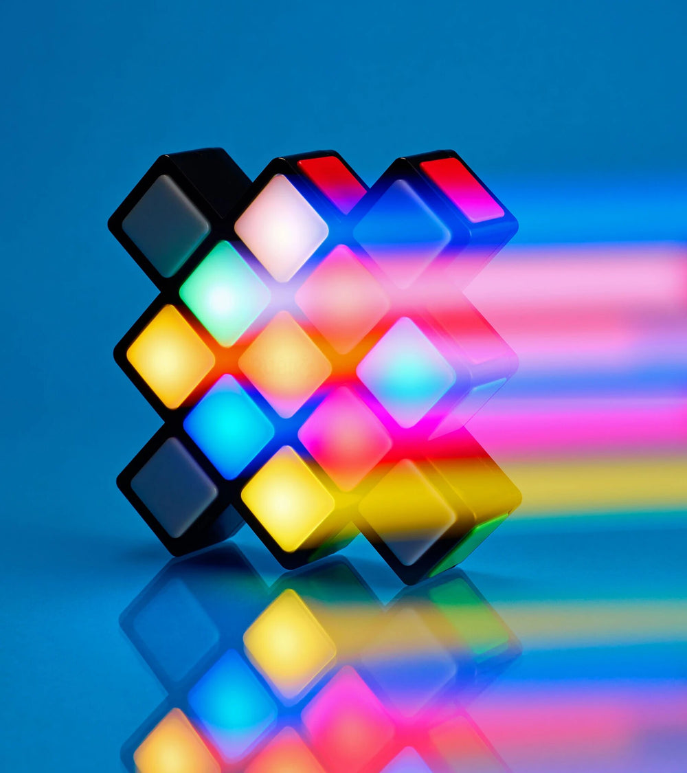 Rubik's Rush. Elektronisches Farb- und Reaktionsspiel