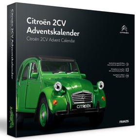 Grüner Citroën 2CV Modell im Maßstab 1:38 auf einem schwarzen Hintergrund.