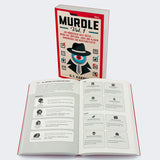 Buch mit Titel "Murdle Vol. 1" und offenes Heft mit Rätseln und Beschreibungen.
